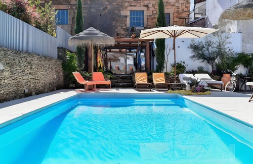 Armamar House | Holiday Home 'Casa Janja' with Private Pool, Wi-Fi and Air Conditioning