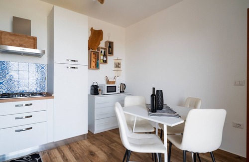 Jerzu House | Holiday Home "Casa Jerzu S'essia de su santu" with Sea View, Garden & Wi-Fi