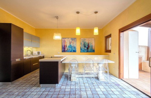La Pelosa House | Holiday Home 'Casa Marina' with Sea View, Private Terrace and Air Conditioning