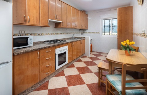 Vinuela House | Holiday Home 'Casa Maria' with Lake View, Private Pool and Wi-Fi