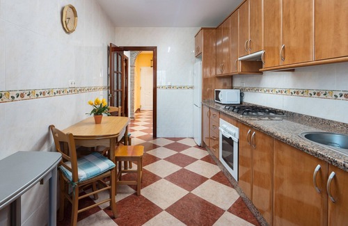 Vinuela House | Holiday Home 'Casa Maria' with Lake View, Private Pool and Wi-Fi