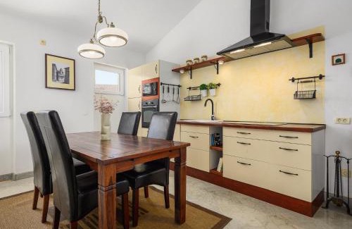 Rakalj House | Holiday Home Casa Pina