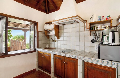 Arecida House | Holiday Home 'Casa Rural Arecida' with Sea View, Wi-Fi and Air Conditioning