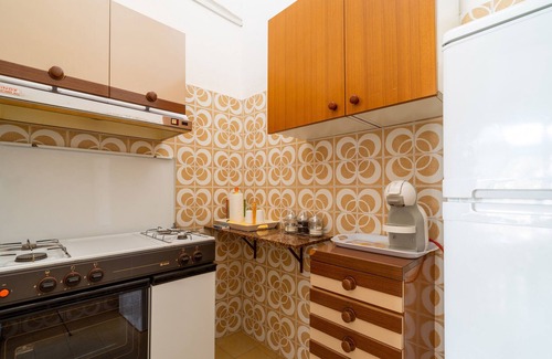 Santa Caterina House | Holiday Home Casa Vacanze Cenate with A/C, Terrace & Garden
