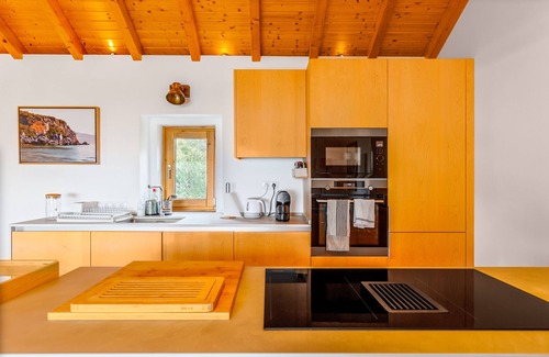 Portinho da Arrabida House | Holiday Home "Casal Novo" with Sea View, Private Terrace & Wi-Fi