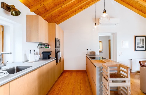 Portinho da Arrabida House | Holiday Home "Casal Novo" with Sea View, Private Terrace & Wi-Fi