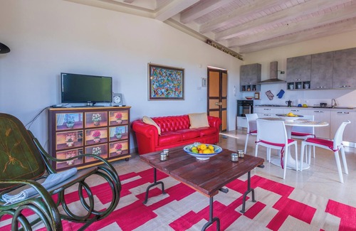 Noto Marina House | Holiday Home Casale dei Cactus with Sea View, Pool, Terraces & Wi-Fi