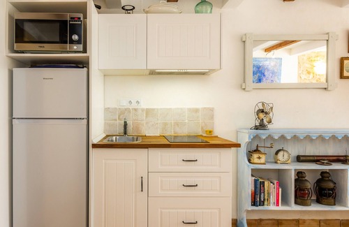 Portopetro House | Holiday Home 'Cel Pins' with Private Terrace, Wi-Fi and Air Conditioning
