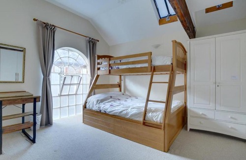 Sandwich House | Holiday Home Chapel by Interhome