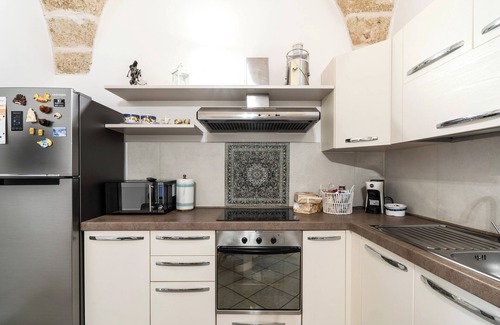 Casarano House | Holiday Home 'Civico4 Luxuryholidays' with Private Terrace, Wi-Fi and Air Conditioning