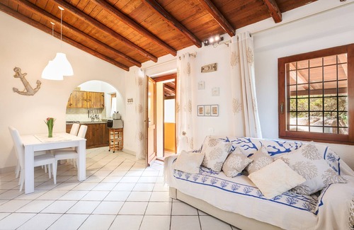 Baja Sardinia House | Holiday Home Close to the Beach with Garden & Terrace; Pets Allowed