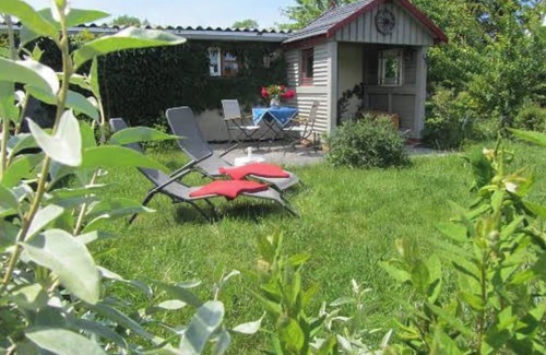 Klockenhagen House | Holiday Home 'Charlottes Landlust' with Private Terrace, Private Garden