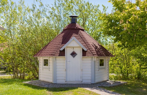 Trent House | Holiday home on the Baltic Sea, near the beach, sauna, whirlpool and barbecue hut