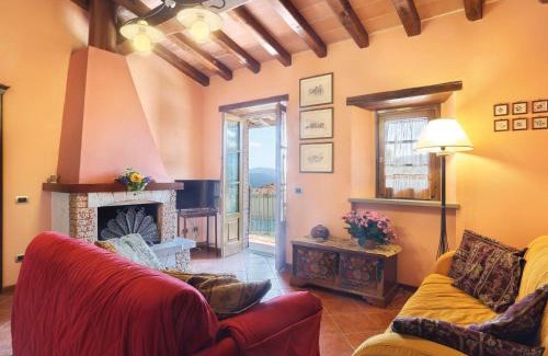 Molazzana House | Holiday Home Del Regolo by Interhome