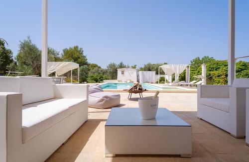 Manfio House | Holiday Home Dependance Rosy with Pool & Garden