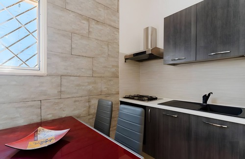 Torre Ovo House | Holiday Home 'Dilauro Con Piscina 1' with Shared Pool, Shared Terrace and Air Conditioning