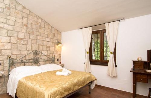 San Lupo House | Holiday Home Domus Incantada by Interhome