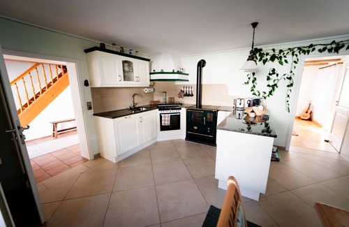 Lalling House | Holiday Home 'Drasch' with Private Terrace, Private Garden and Wi-Fi