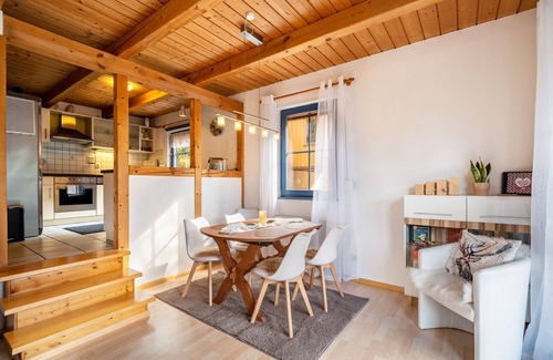 Hornberg House | Holiday Home 'Elisabeth' with Mountain View, Private Garden and Wi-Fi