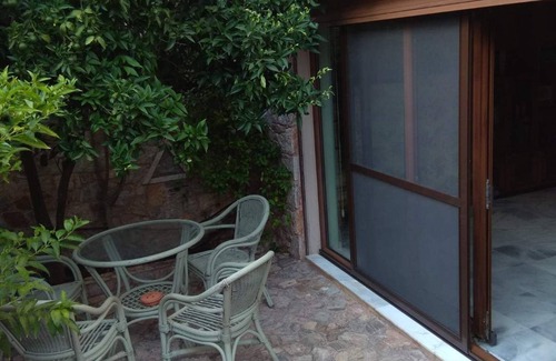 Porto Rafti House | Holiday Home 'Elli Apartment Porto Rafti' with Wi-Fi
