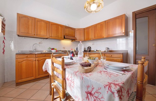 Osio Sotto House | Holiday Home 'Elli' with Shared Terrace, Shared Garden and Wi-Fi