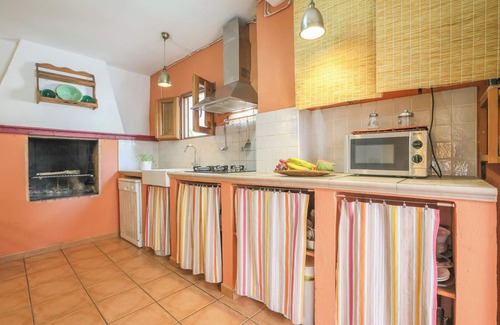 Calabazares House | Holiday Home 'Casa Rural La Trastienda' with Mountain View, Private Pool and Wi-Fi