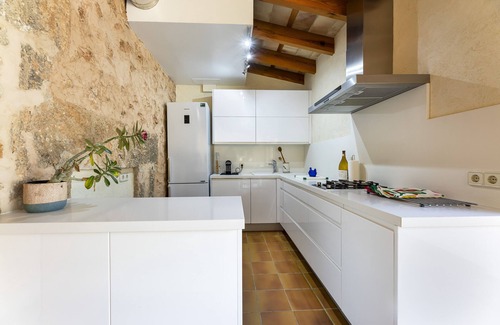 Llevant House | Holiday Home 'Finca Som Llum' with Mountain View, Wi-Fi and Air Conditioning