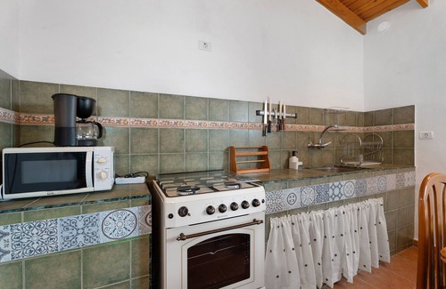 Alajero House | Holiday Home 'Fagundo' with Mountain View, Private Terrace and Wi-Fi