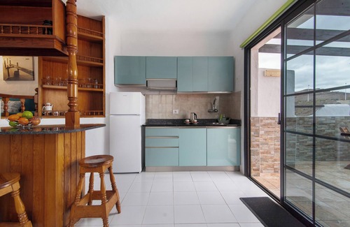 Galdar House | Holiday Home "Faro de Sardina Frente al Mar" with Sea View, Pool & Wi-Fi