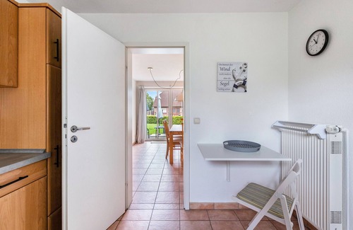 Brunsbuttel House | Holiday Home 'Ferienhaus Sprante' with Private Terrace, Private Garden and Wi-Fi