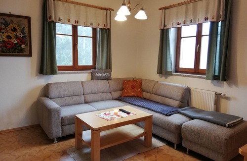 Rieding House | Holiday Home 'Ferienhaus Karin' with Private Terrace, Private Garden and Wi-Fi
