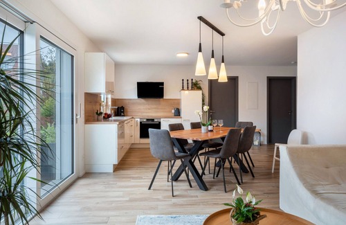 Ebringen Apartment | Holiday Home 'Ferienhaus Ebringen' with Private Terrace, Balcony and Wi-Fi