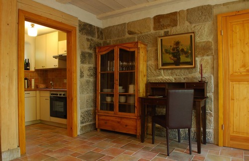 Graupa House | Holiday Home 'Ferienhaus Zum Rundling' with Private Terrace, Shared Garden and Wi-Fi