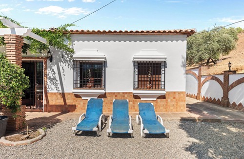 Jubrique House | Holiday Home 'Finca Rural Mazuqueto' with Mountain View, Private Pool and Wi-Fi