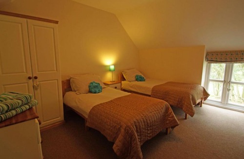 Denbigh House | Holiday Home Forest Den by Interhome