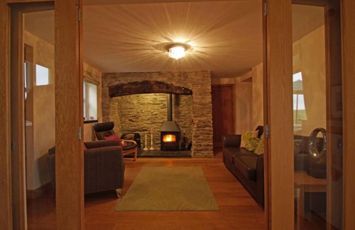 Denbigh House | Holiday Home Forest Den by Interhome
