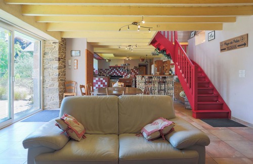 Plouha House | Holiday Home 'Gîte à 3 min en voiture de la plage & 20 min à pied' with Private Terrace