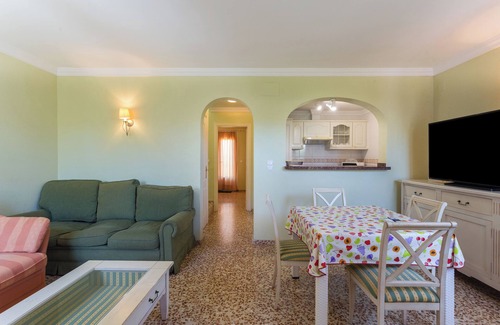 Les Deveses House | Holiday Home 'Gerardo 14' with Shared Pool, Private Terrace and Air Conditioning