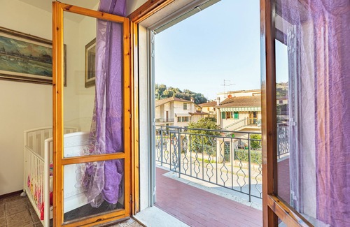 Poggio a Caiano House | Holiday Home 'Giuliana' with Private Terrace, Private Garden and Wi-Fi