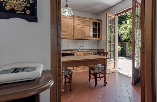 Rufina House | Holiday Home 'Gigli Di Firenze' with Mountain View, Wi-Fi and Air Conditioning