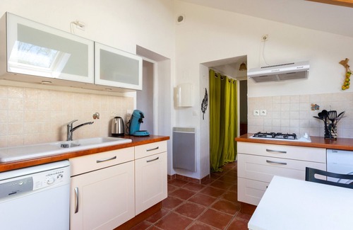 Lannion House | Holiday Home 'Gite La Lande Cote De Granit' with Private Terrace, Private Garden and Wi-Fi