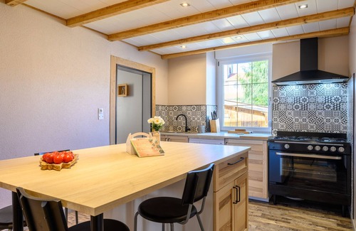 Plainfaing House | Holiday Home 'Gîte Les 3 Cerfs - 3 Stars' with Mountain View, Private Terrace and Wi-Fi