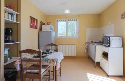 Plouezec House | Holiday Home 'Gîte Proche Mer 800 M' with Private Terrace, Shared Garden and Wi-Fi