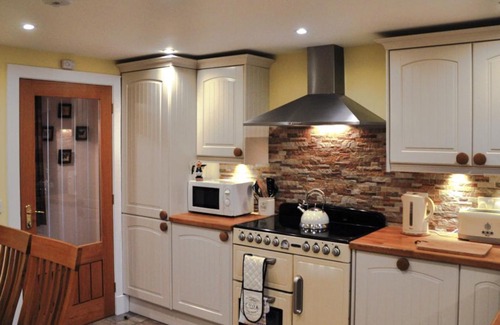 Uig House | Holiday Home Glenn Cottage by Interhome