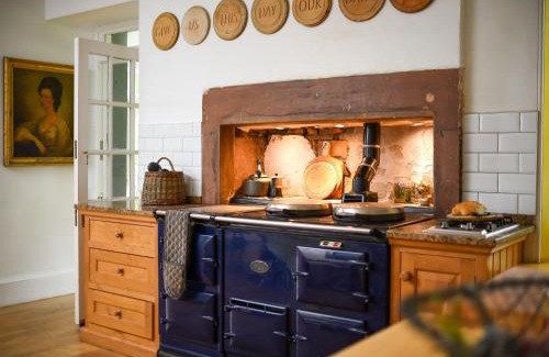 Kirriemuir House | Holiday Home Glenquiech House by Interhome