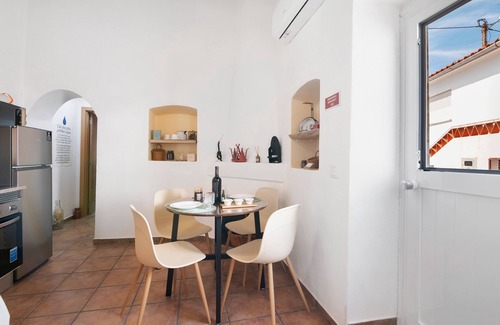 Mertola House | Holiday Home 'Gotinha D' Água' with Private Garden, Wi-Fi and Air Conditioning