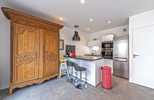 Locquirec House | Holiday Home 'Grande Maison Sur Le Port' with Sea View, Private Terrace and Wi-Fi
