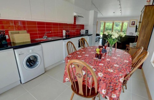 Etchinghill House | Holiday Home Great Field Farm Cottages by Interhome
