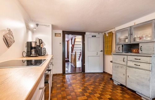 Hohenstein House | Holiday Home 'Häusle An Der Hüle' with Private Terrace, Shared Garden and Wi-Fi