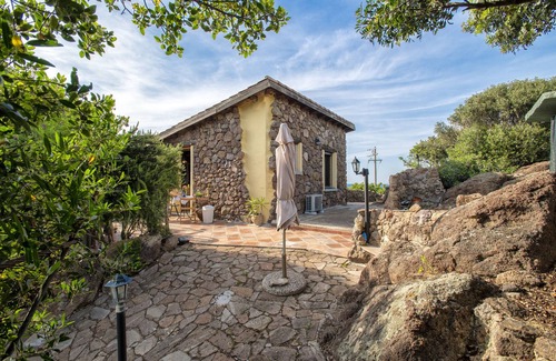 Castelsardo House | Holiday Home 'Hakéyah' with Sea View, Wi-Fi and Air Conditioning